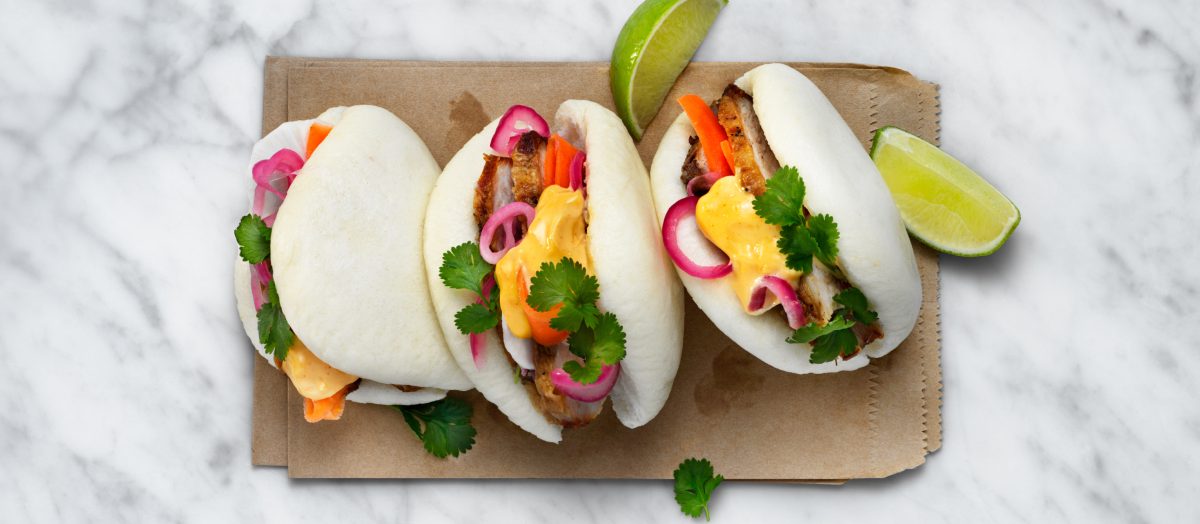 Bao buns med hoisinmarinerad fläskkarré