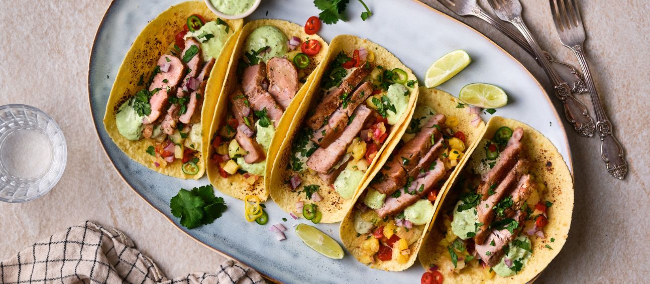 Karrétacos med chimichurrimajonnäs & ananassalsa